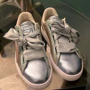 PUMA SNEAKERS! Basket Heart Bauble Silver Size 7.5!